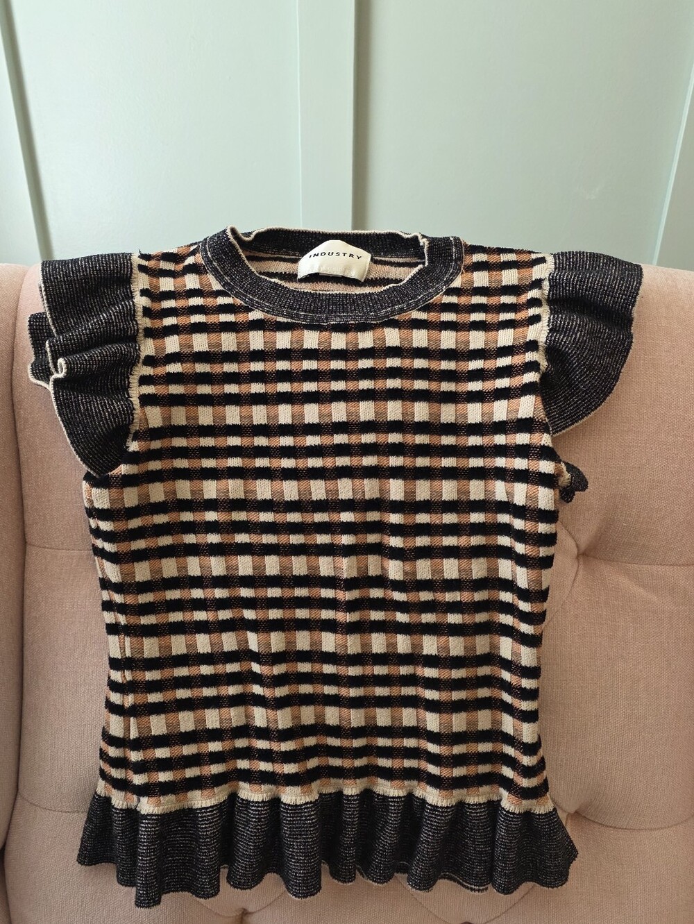 Industry Medium Fall Ruffled Sleeve Knit Sweater Top in Black and Cream